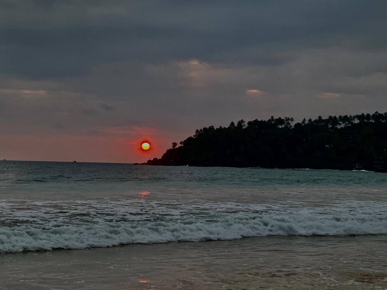 Coucher de soleil sur la côte sud du Sri Lanka — voyage de noces
